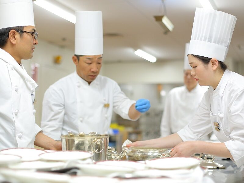 神戸港のランドマークホテル　レストラン、宴会部門での洋食調理スタッフ募集！