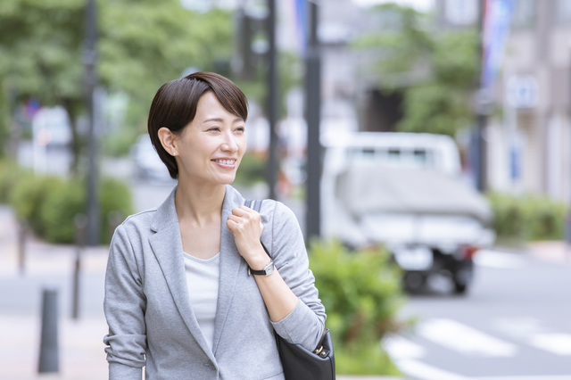 法人営業経験者歓迎！自社サービスにおけるDX商材の企画営業／年間休日120日以上／リモートワーク可